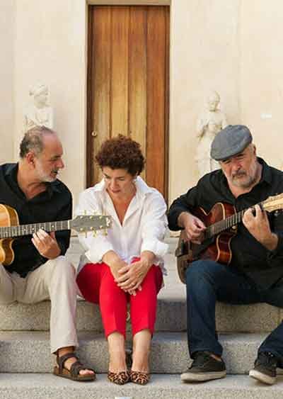 Fernando Vargas (guitarra); Polo Rodal (guitarra); Carmela Patio (mezzosoprano)