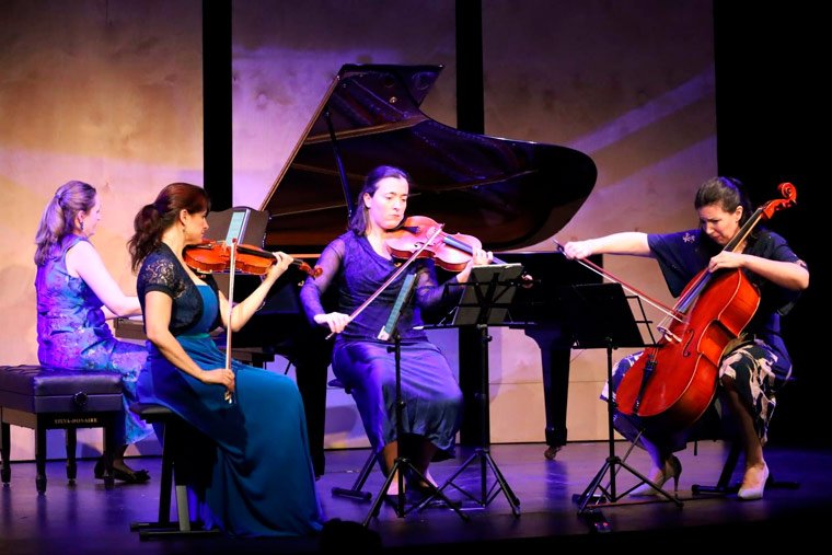 Ins Montero e Irene Fernndez, violines, Beatriz Gonzlez Caldern, violoncello y Marta Policinska